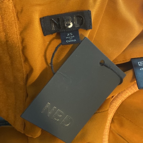 NBD | NWT Archer Crop Top in Gold Size XS - Picture 9 of 10